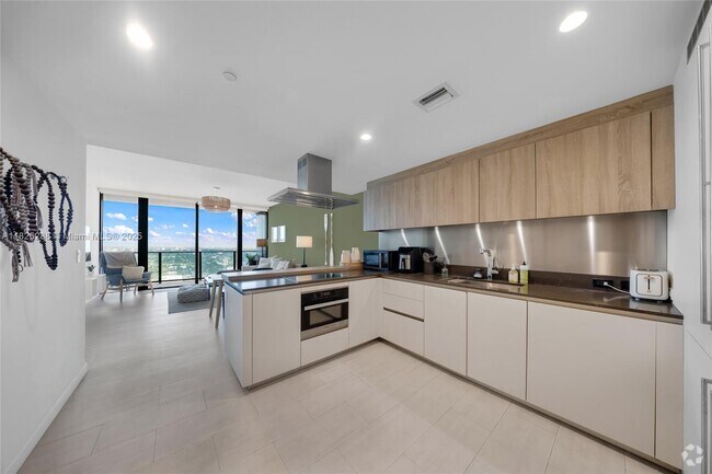 Building Photo - 1000 Brickell Plaza Unit 4704 Rental