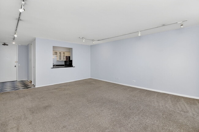 Photo - 2500 N Lakeview Ave