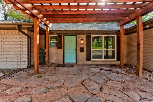 Photo - 903 S Berry Rd