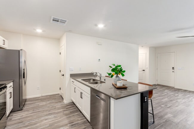 Photo - 7372 Raimee Brk St