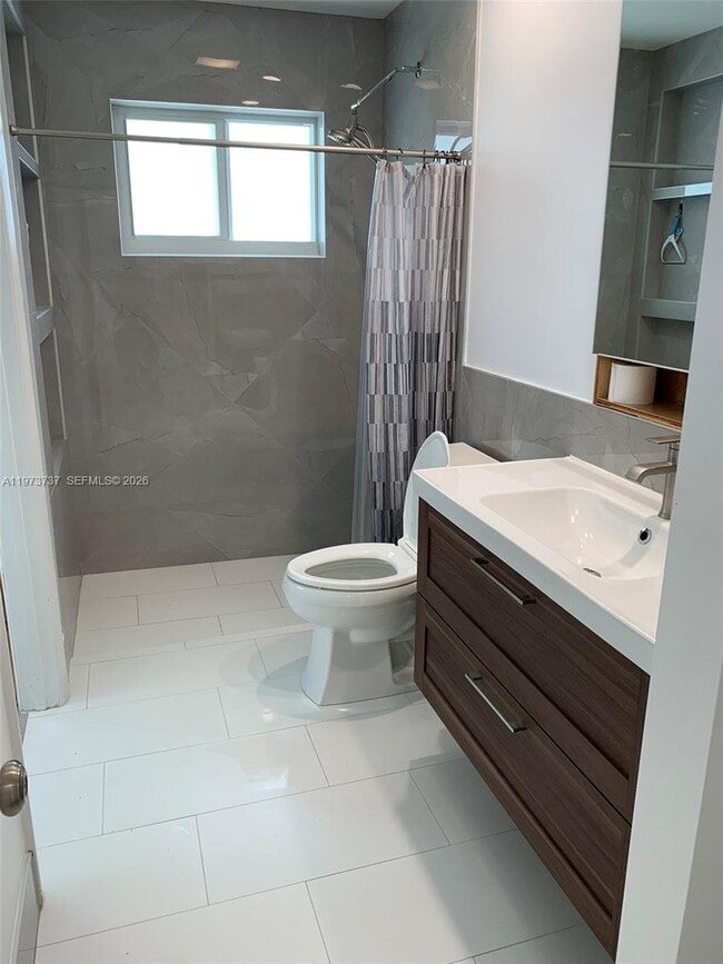 Photo - 4411 W Broward Blvd