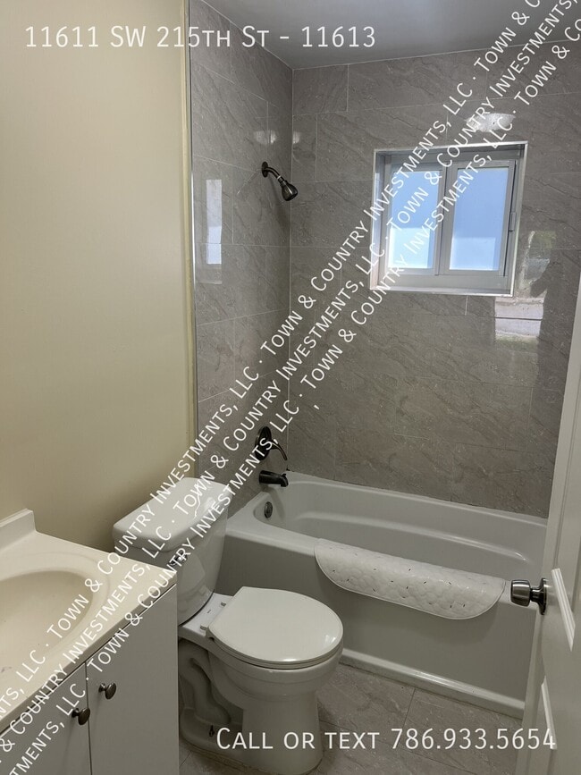 11611 SW 215th St Unit 11613