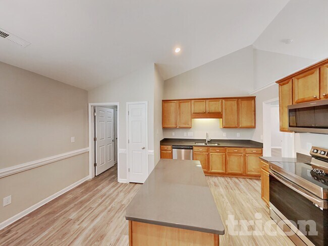 Photo - 614 Walnut Crossing Dr