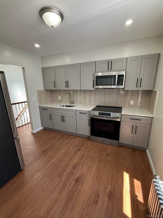 597 E 4th St Unit 2
