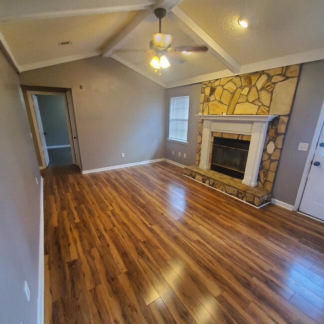 Photo - 953 Wedgewood Way