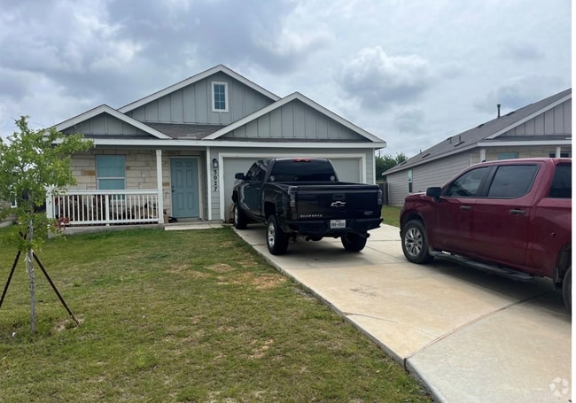 Building Photo - 3027 Shore Lark Rental