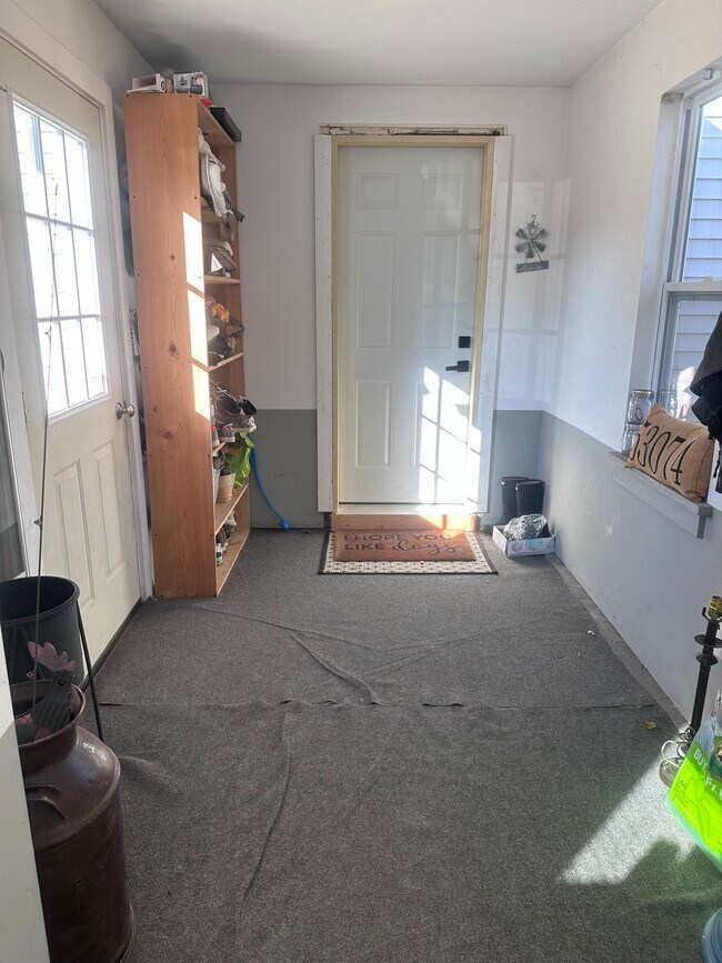 Photo - 213 E Douglas St