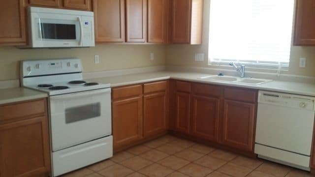 Photo - 122 N 126th Ave