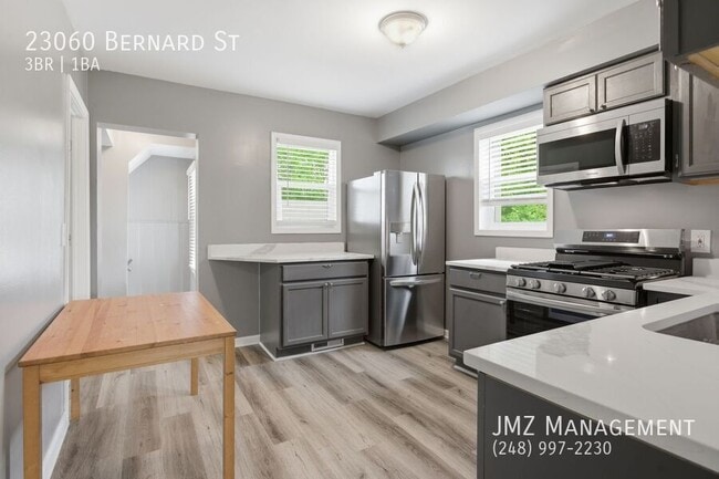 Photo - 23060 Bernard St