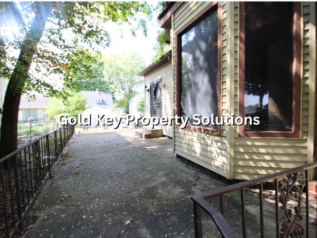 517-519 N Wheeling Ave
