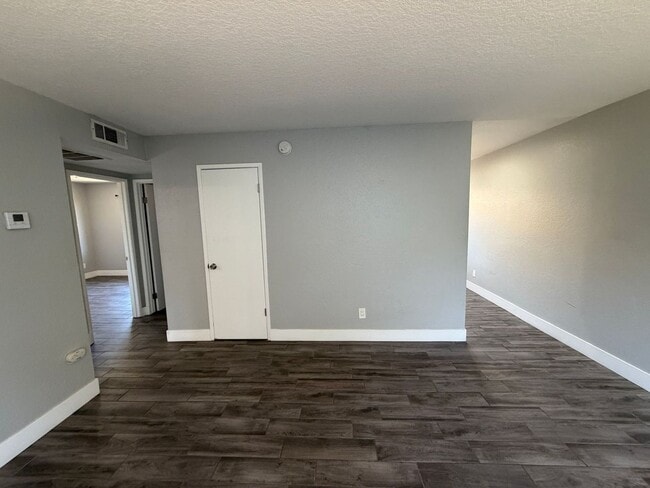 Photo - 725 Lambert Way Unidad 725 Lambert Way Apt 2