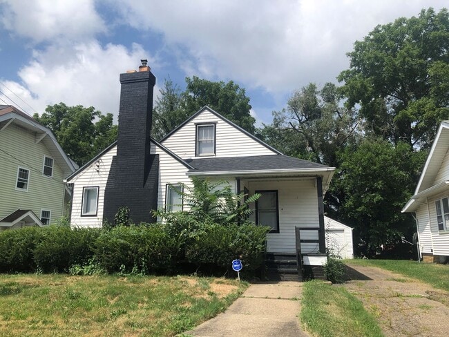 Building Photo - 3 Bedroom Canton Home