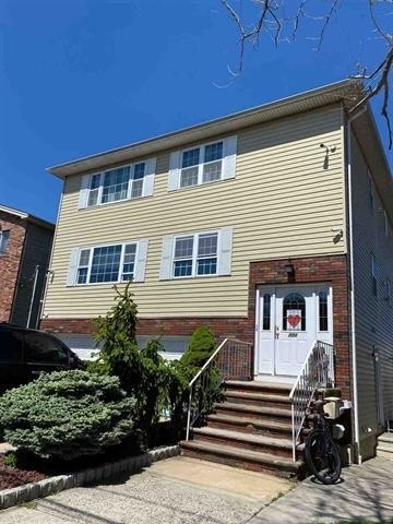 Building Photo - 771 9th St Rental