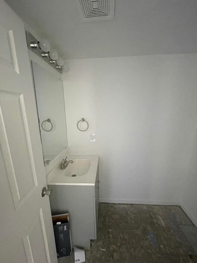 Photo - 436 S Washington St