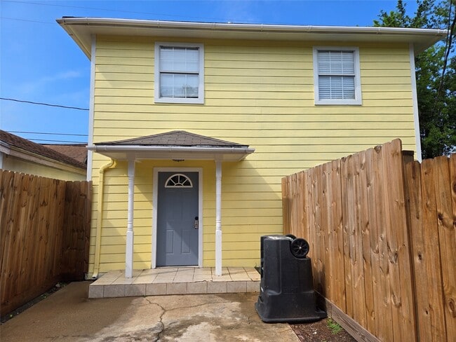 Building Photo - 4733 Jefferson St Rental