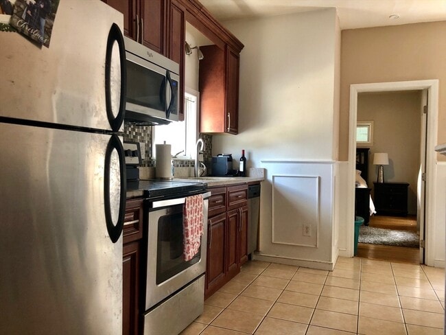 Photo - 370 Bunker Hill St Unit 2