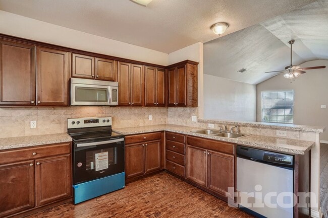 Photo - 3105 Cardinal Dr House