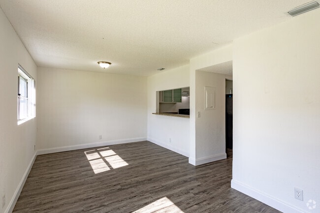 3BR, 1.5BA - 1,167SF - Dining Room