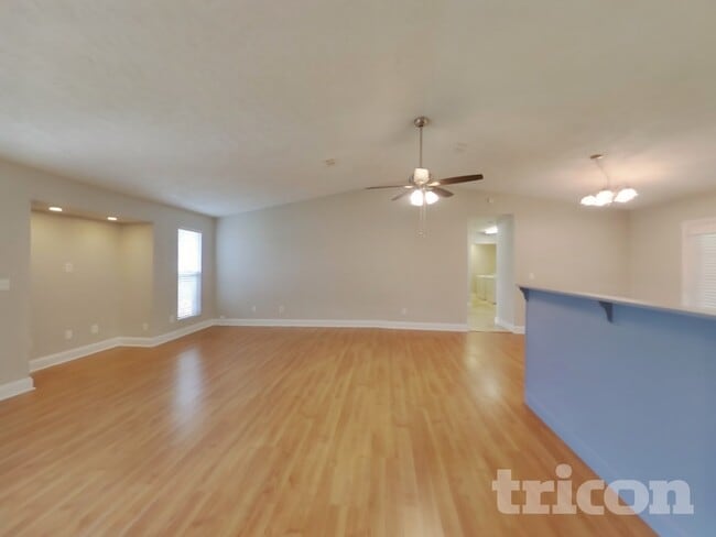Photo - 554 Peregrine Ct