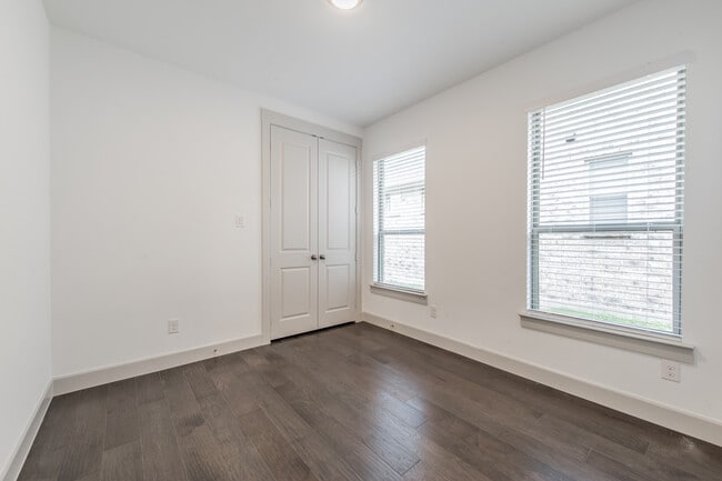 Photo - 2260 Bower Lane