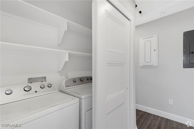 Building Photo - 1155 Steeves Ave Rental