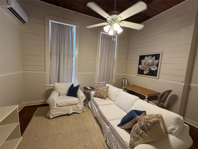 Building Photo - 517 18th St Unit 1