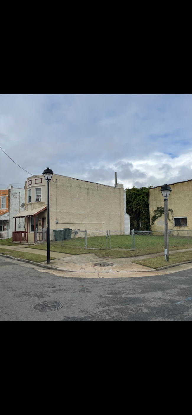 Photo - 2005 Grant Ave