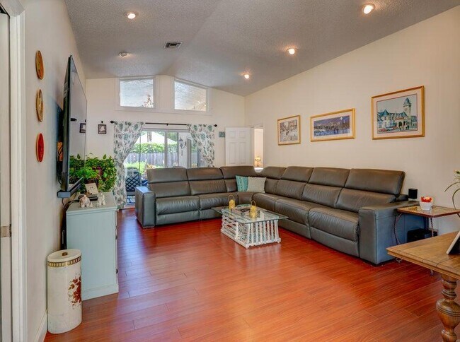Photo - 11335 Woodchuck Dr