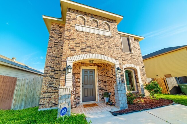 Photo - 2021 Port Louisiana Dr