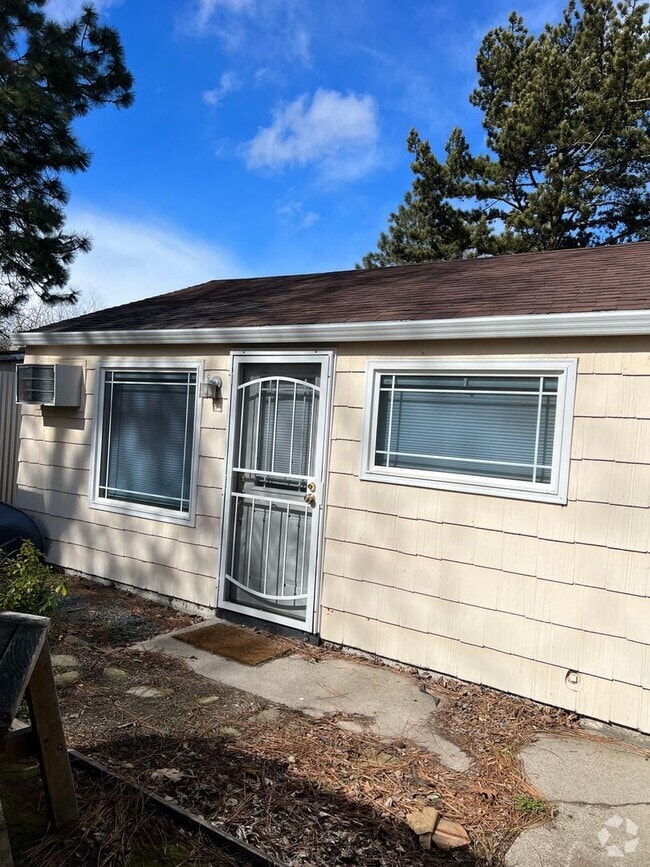 Building Photo - Studio ADU Unit 601 Normal Ave (ADU) Rental