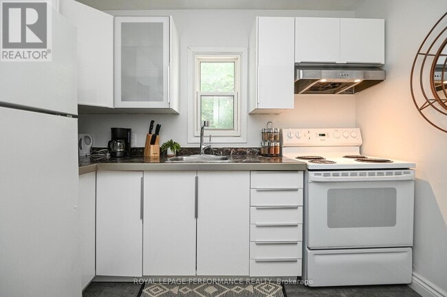 Photo - 123 Pamilla St