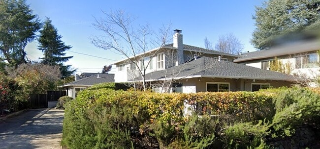 Photo - 260 Linfield Dr