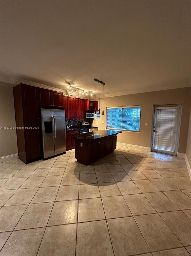 Photo - 2895 NE 32nd St Unit 305
