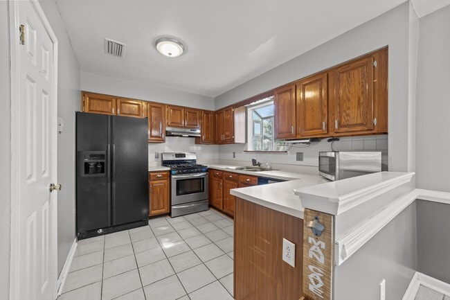 Photo - 3217 Crocus Ln