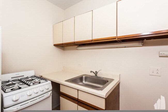 Photo - 809 W Cornelia Ave Unit #302