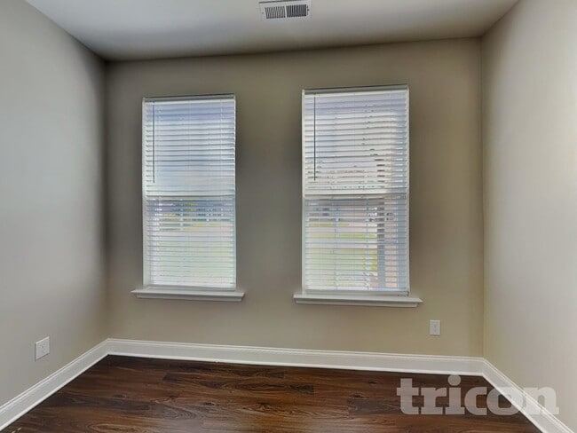 Photo - 140 Ashberry Ln