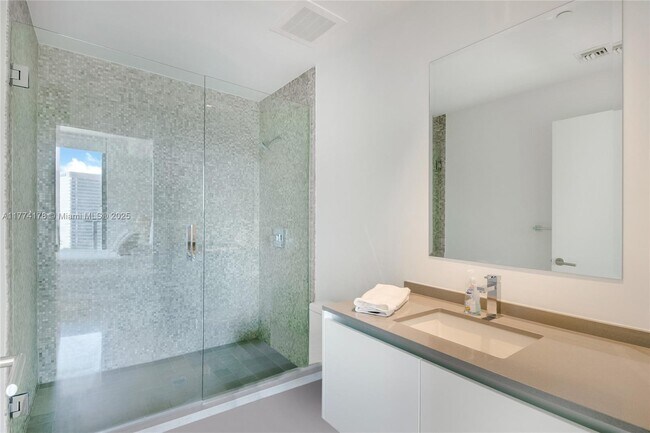 Photo - 88 SW 7th St Condo Unit 1905