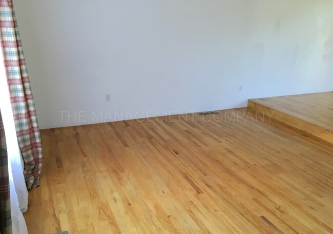 1127 Sunburst St