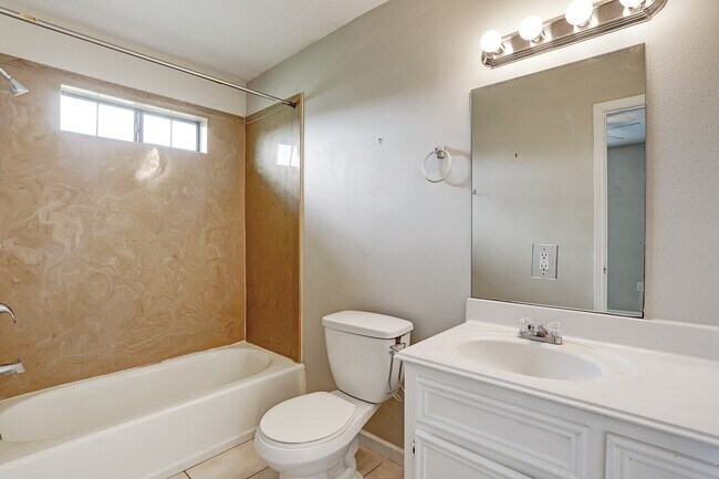 Photo - 320 6th St