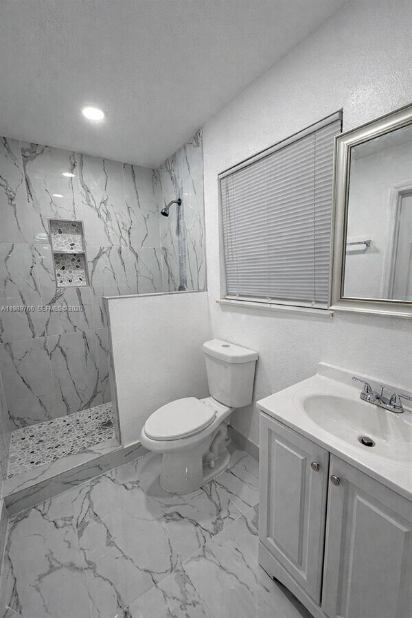 Photo - 3328 Wilson St Unidad A