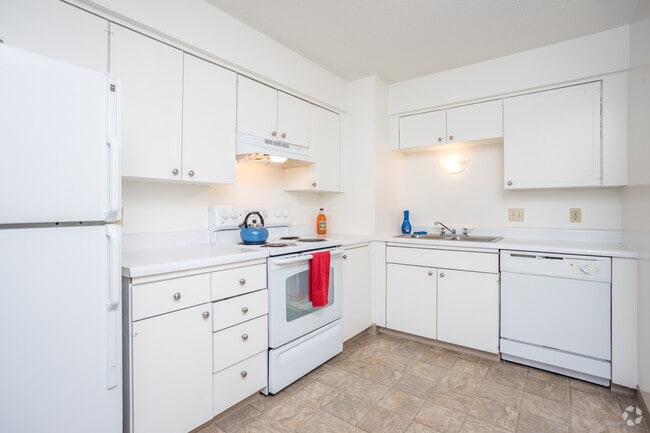 2BR, 2BA - 1,130 SF
