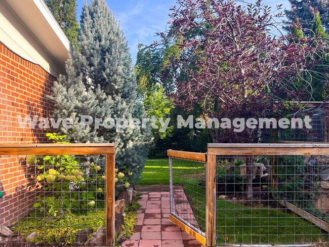Photo - Newly Renovated Basement Suite with High-E...