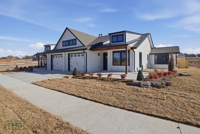 Photo - Fully Updated 2 Bedroom Duplex in Convenient Broken Arrow Location