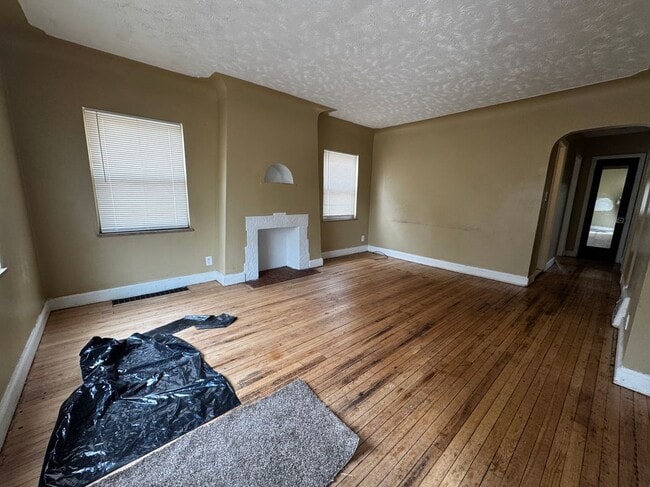 Photo - 19164 Westphalia St