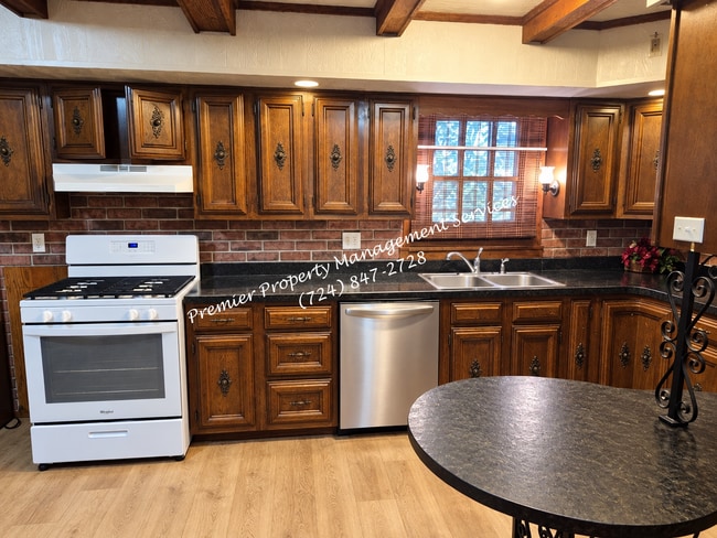 3811 Sunflower Rd
