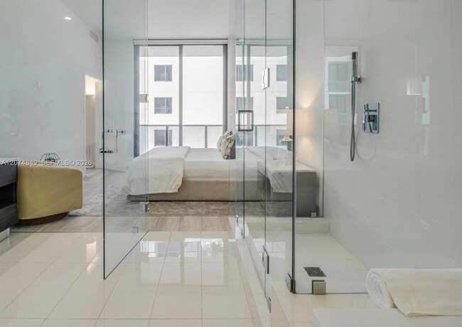 Photo - 55 SW 9th St Unidad 4409
