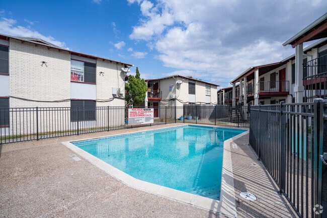 Aviator Pool - Aviator Apartments