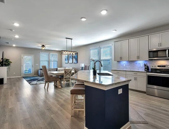 Photo - 5040 Sunflower Ln