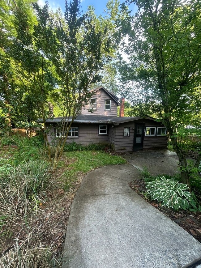 Building Photo - Three bedroom Cumberland Valley school District