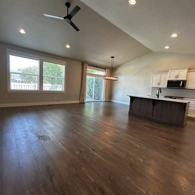 Photo - 3440 E Girdner Dr